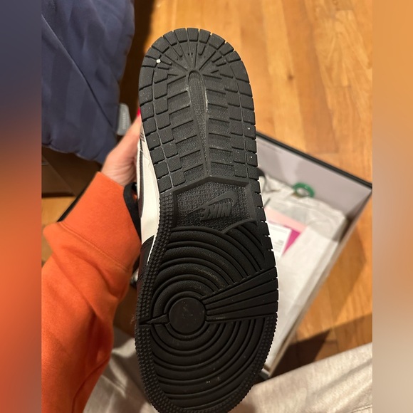 Jordan 1 Retro High Dark Mocha - Picture 2 of 4